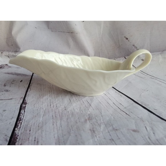 Lenox Cabbage Leaf Gravy/Sauce Boat No Chips Or Cracks - Picture 3 of 7